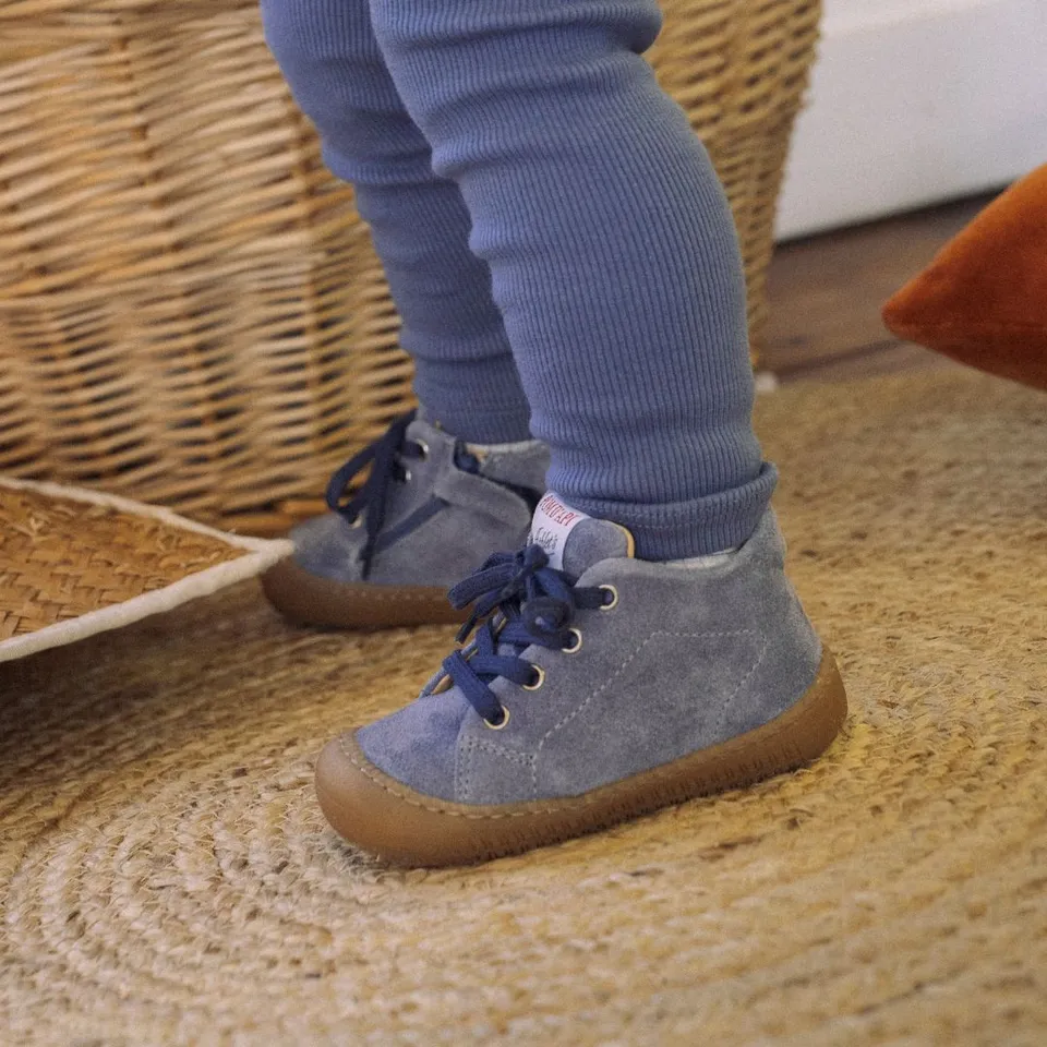 pom-d-api-yaka-walk-premiers-pas-gar-on-bleu-velours image 1