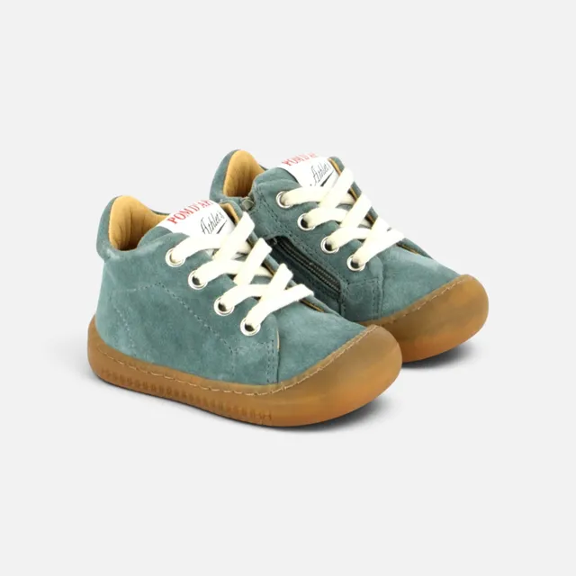 pom-d-api-yaka-walk-chaussure-premiers-pas-gar-on-velours-vert-cinero image 1