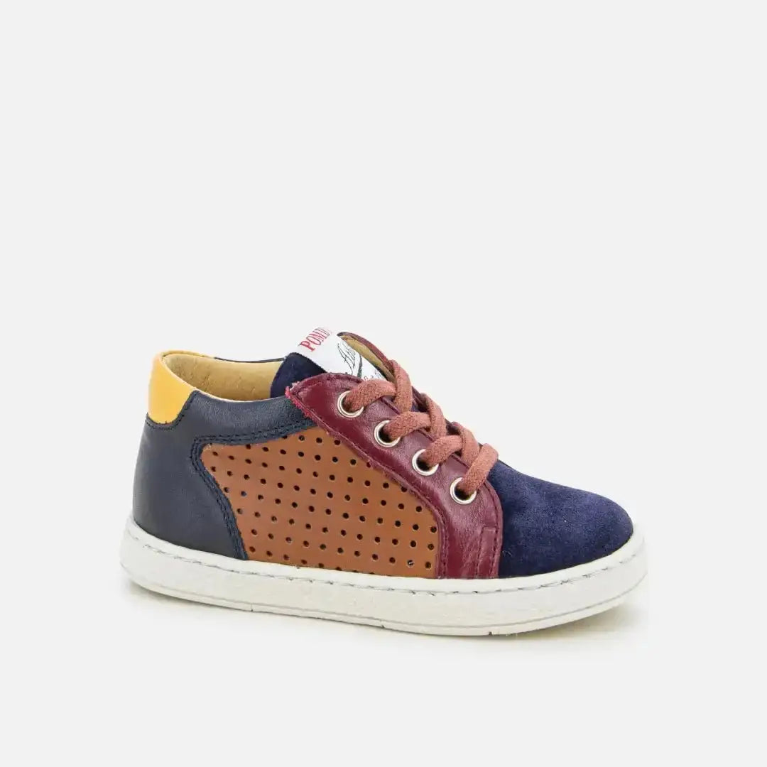 pom-d-api-mousse-lace-perfo-camel-marine-basket-gar-on-premiers-pas image 1