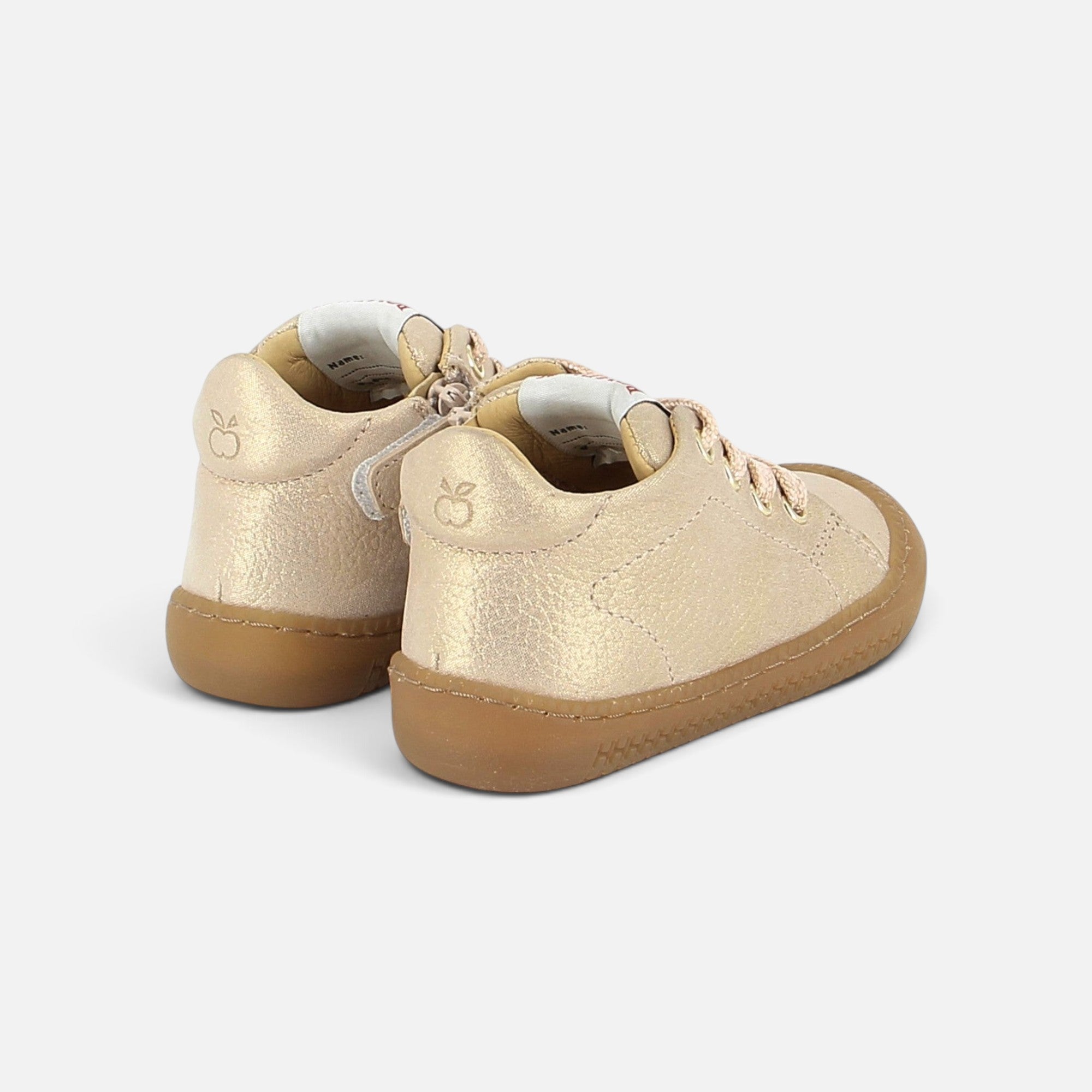 pom-d-api-yaka-walk-chaussure-premiers-pas-fille-nude-laminato-graine image 2